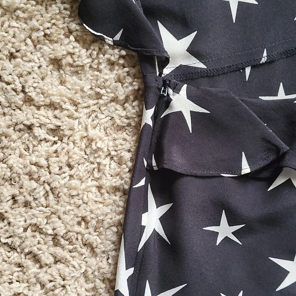 Women's dress - Picture 3 of 9